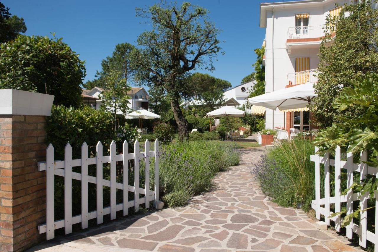 Villa Arizona 米兰马瑞提那 外观 照片